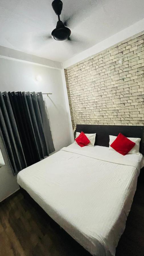 Hotel Pacific Grey By Wb Inn Lucknow Eksteriør billede