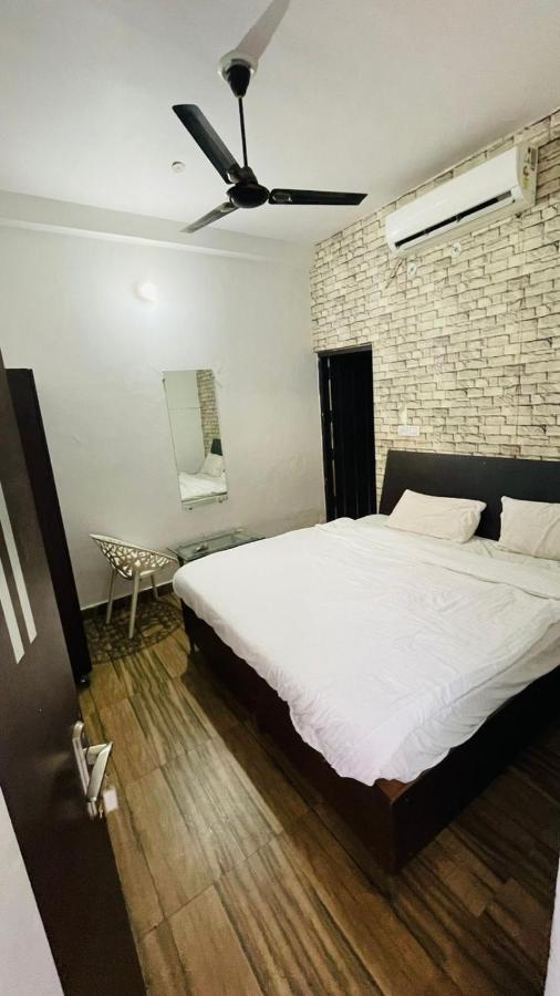 Hotel Pacific Grey By Wb Inn Lucknow Eksteriør billede